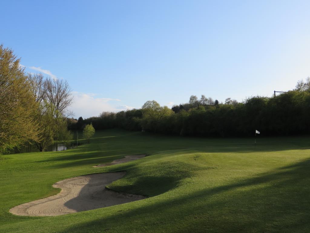 Golf & Hotel De Falnuee Mazy エクステリア 写真