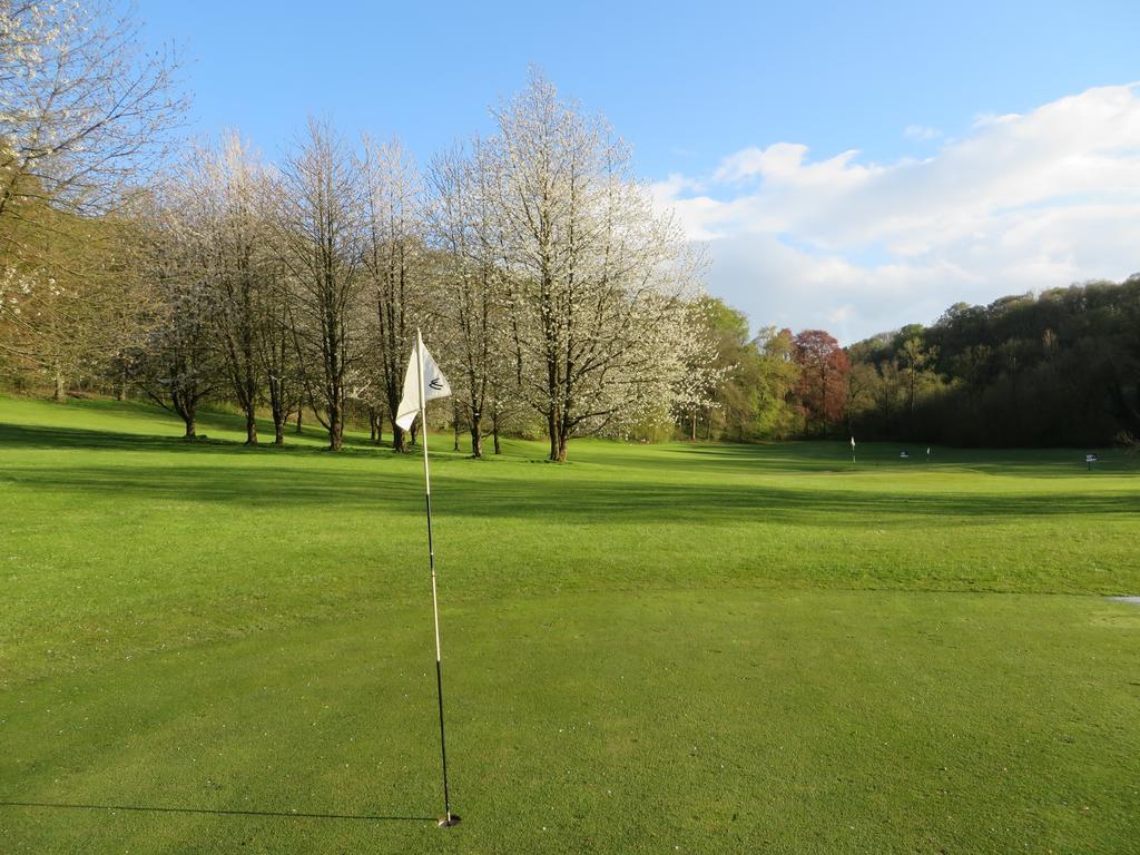Golf & Hotel De Falnuee Mazy エクステリア 写真
