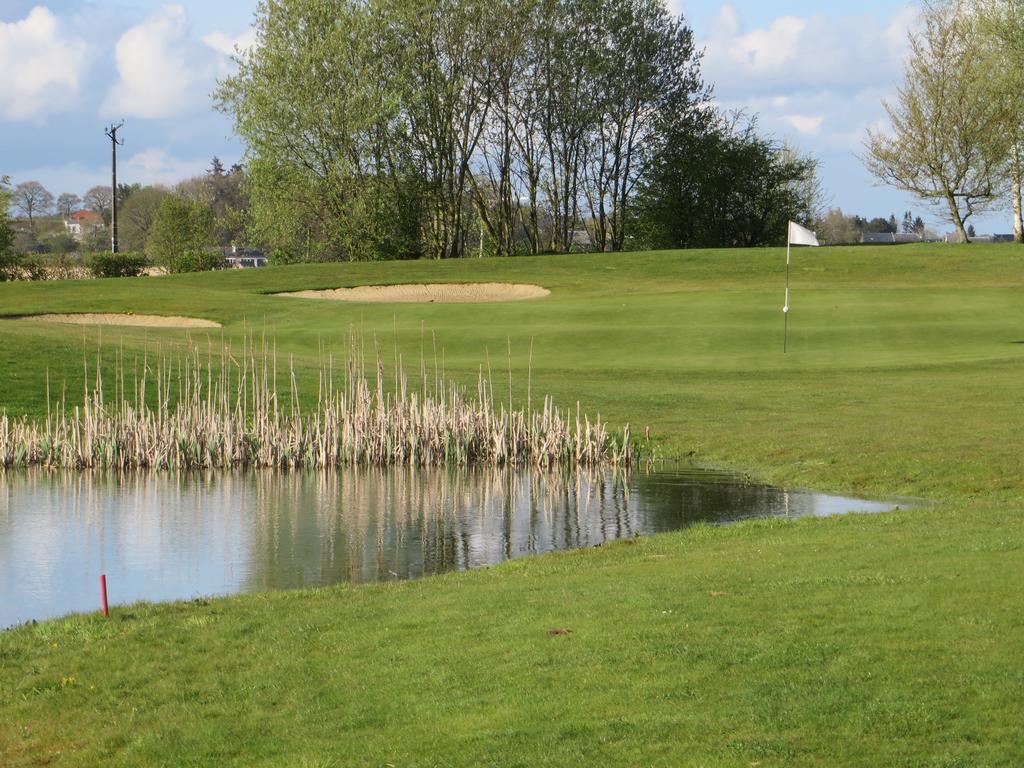 Golf & Hotel De Falnuee Mazy エクステリア 写真