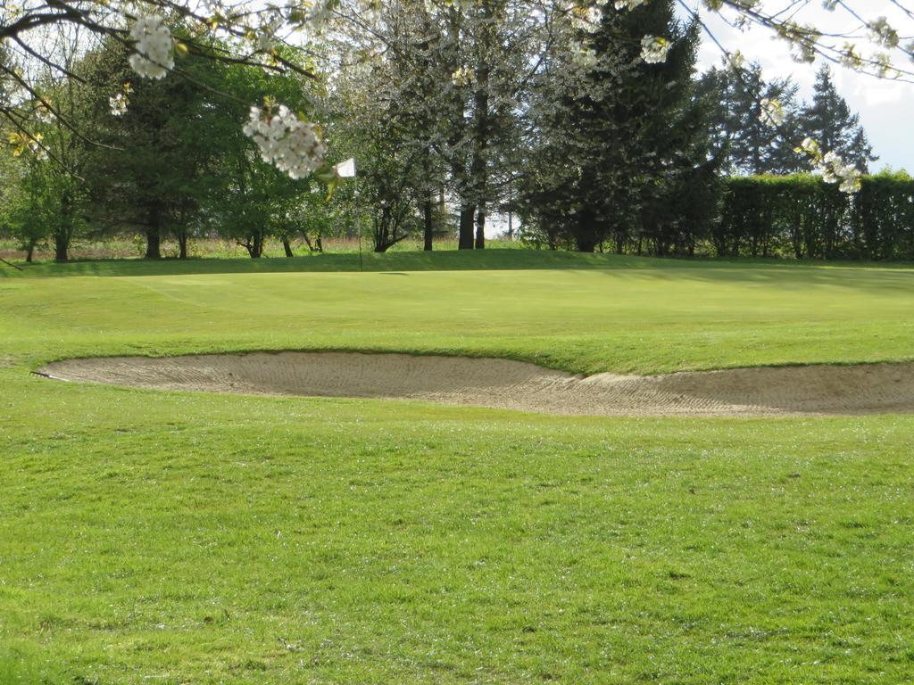 Golf & Hotel De Falnuee Mazy エクステリア 写真